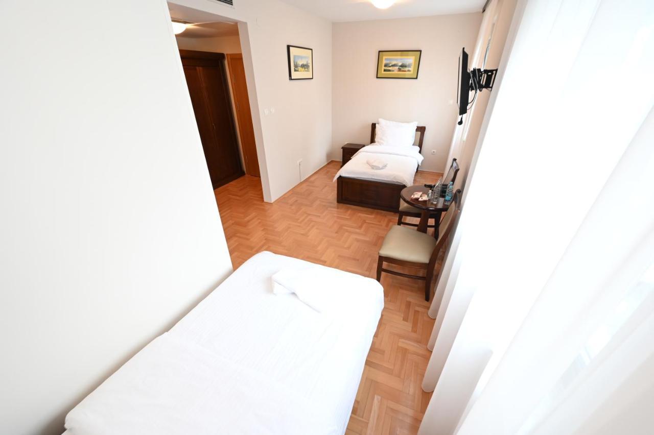 Hotel "Jkc Banja Luka" Экстерьер фото