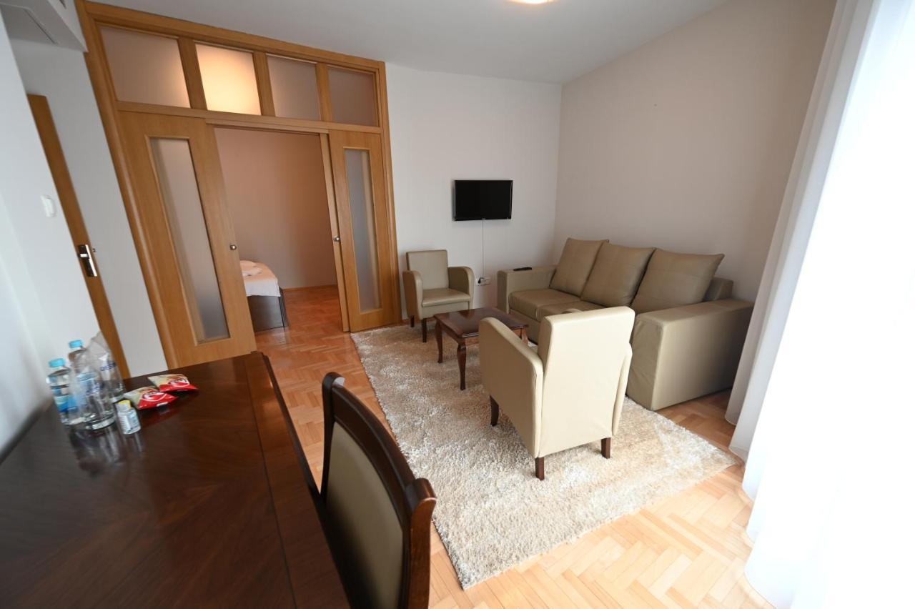 Hotel "Jkc Banja Luka" Экстерьер фото